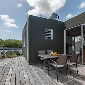 Appartement T2 Chaleureux & Piscine En Pleine Nature, Petit-Canal